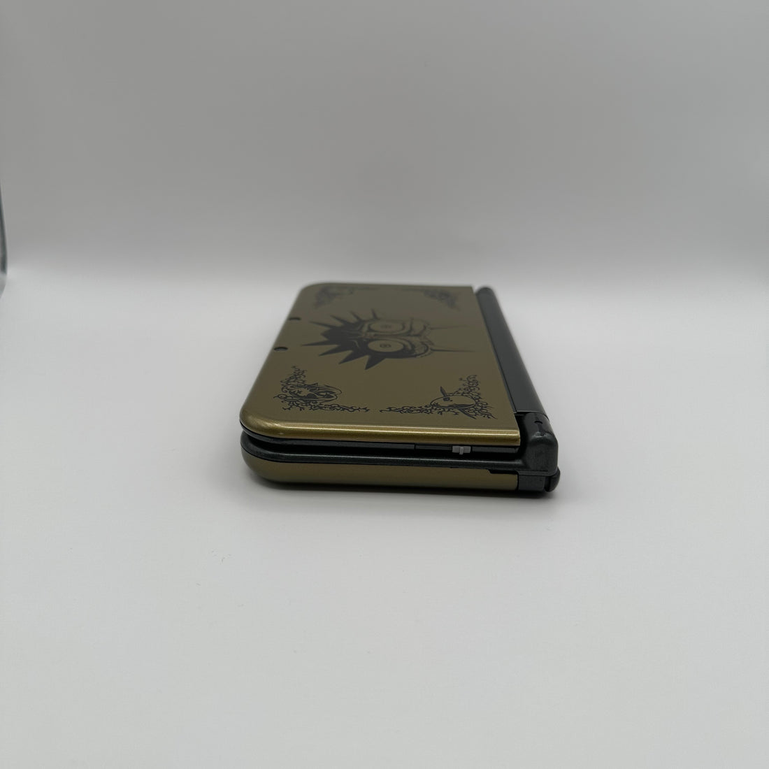 New Nintendo 3DS XL - Majora's Mask Design