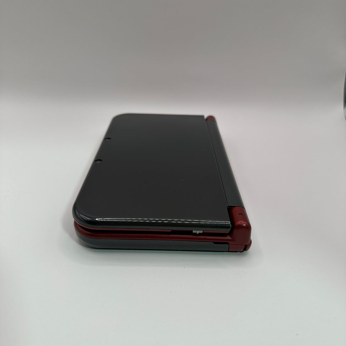 New Nintendo 3DS XL in Rot/Grau, Dual-IPS, Zustand S+ – Produktfoto 5