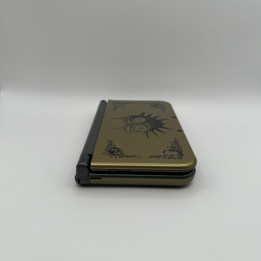 New Nintendo 3DS XL - Majora's Mask Design