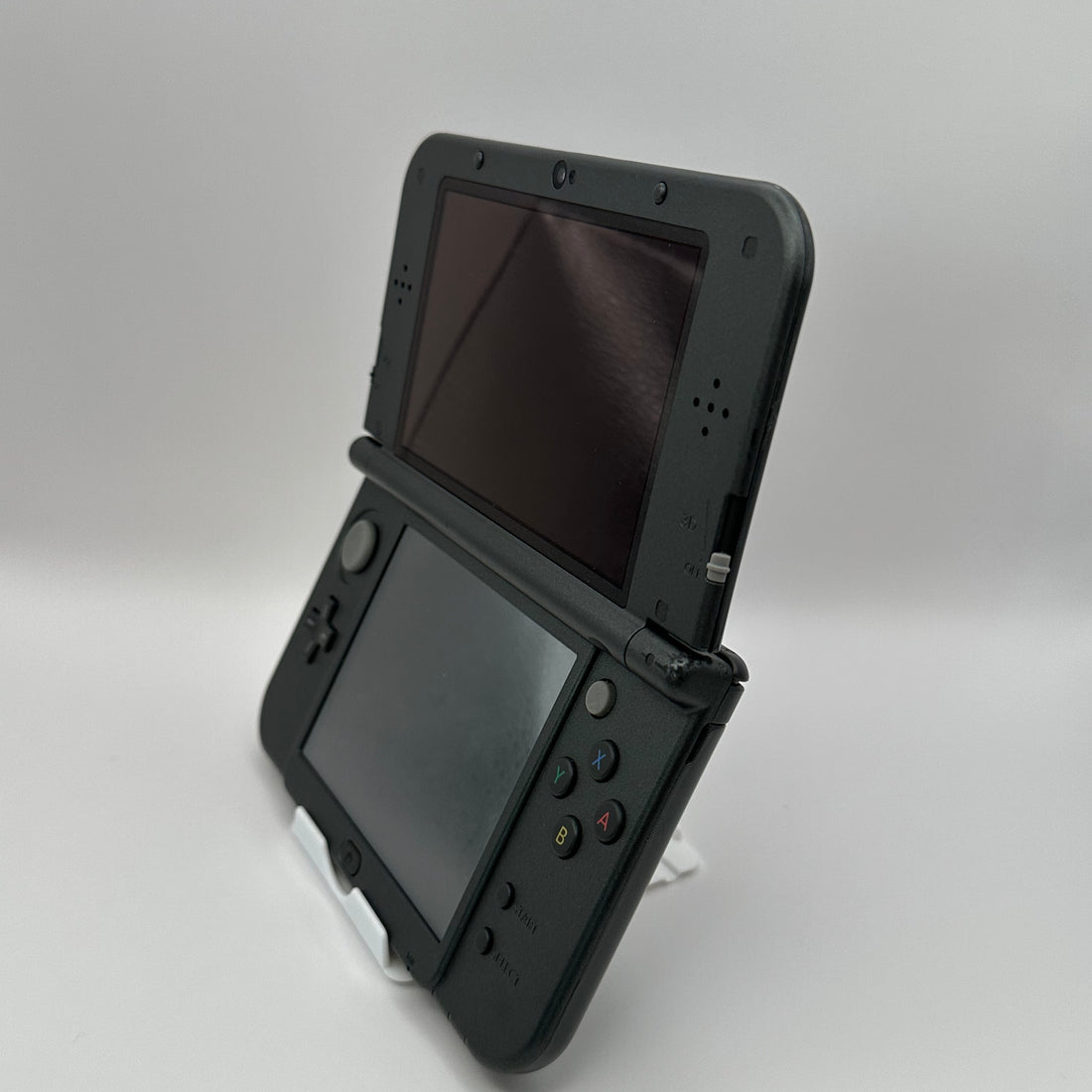 New Nintendo 3DS XL in Dunkelgrau mit IPS-Display, Zustand S – Produktfoto 8