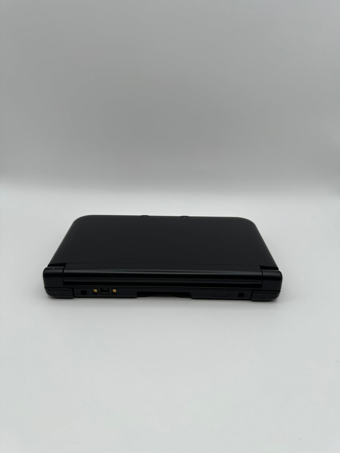Nintendo 3DS XL in Schwarz, Zustand A+ – Produktfoto 5
