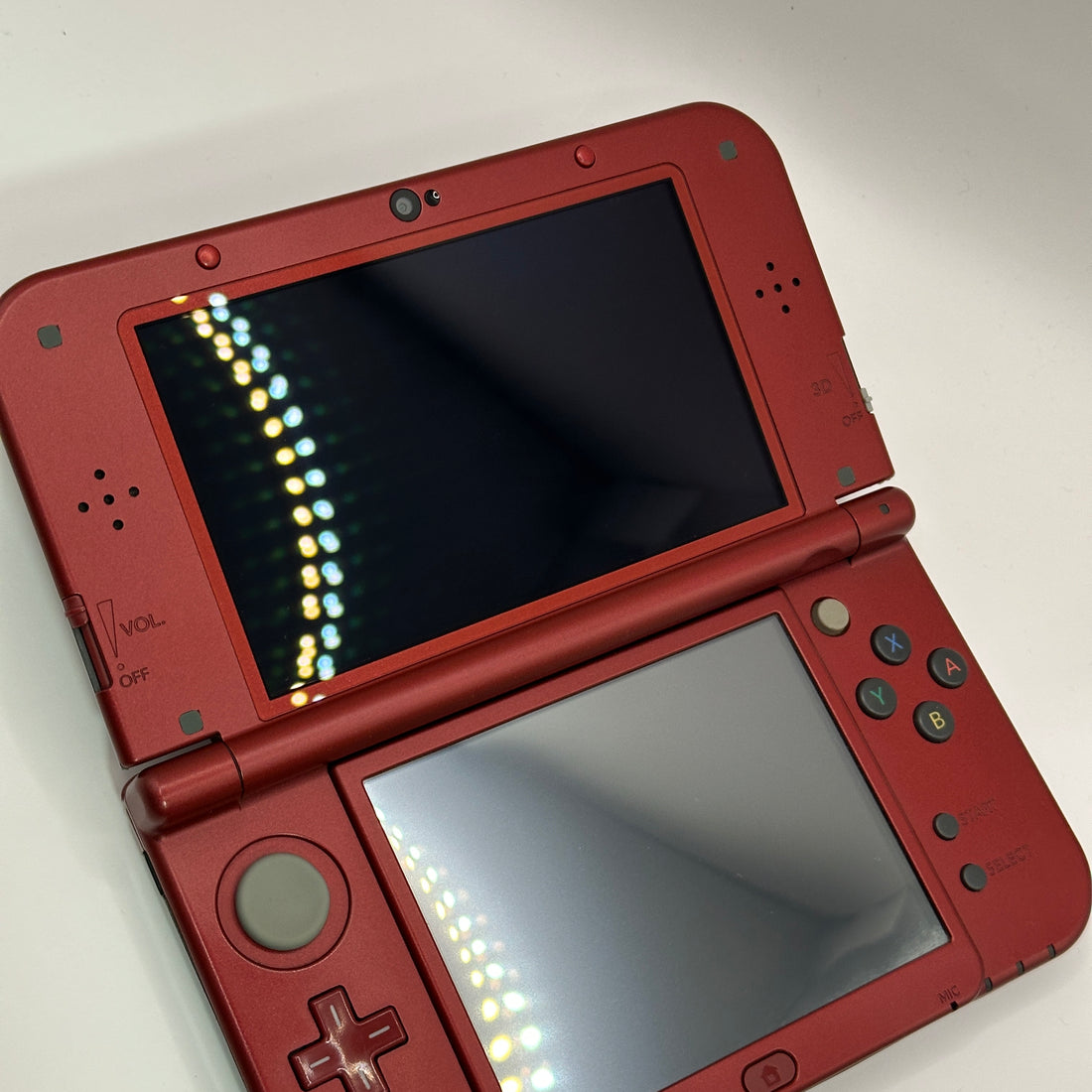 New Nintendo 3DS XL in Rot/Grau, Dual-IPS, Zustand S+ – Produktfoto 3