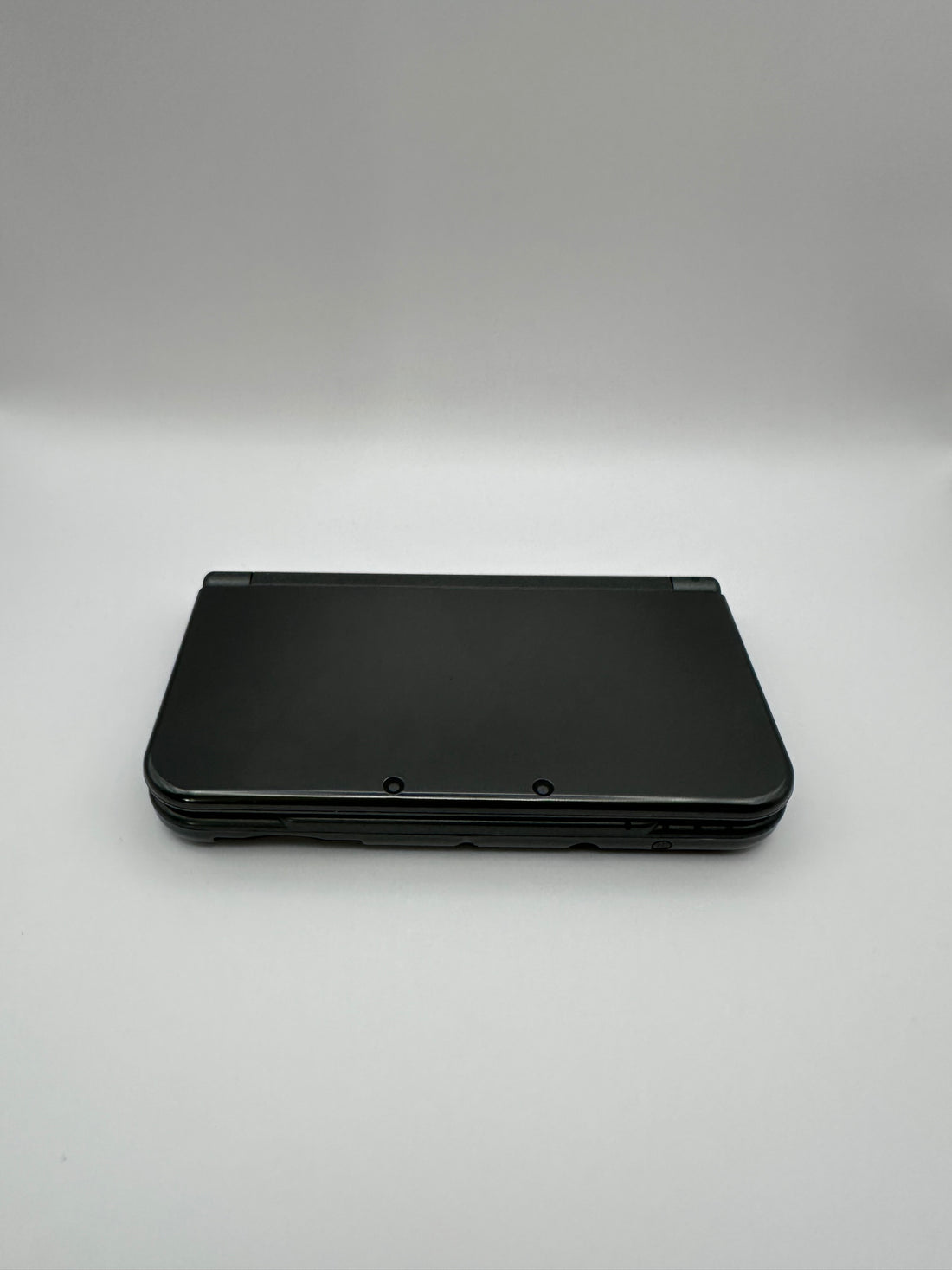 New Nintendo 3DS XL in Dunkelgrau mit IPS-Display, Zustand A+ – Produktfoto 2