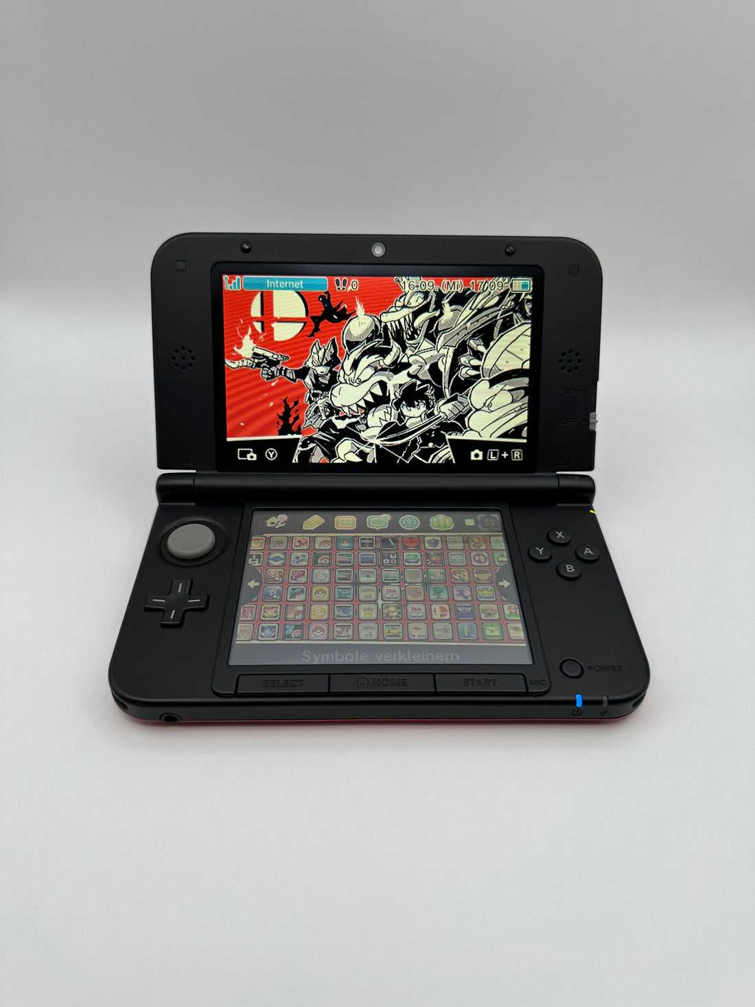 Nintendo 3DS XL in Rot im Super Smash Bros. Design, Zustand S – Produktfoto 2