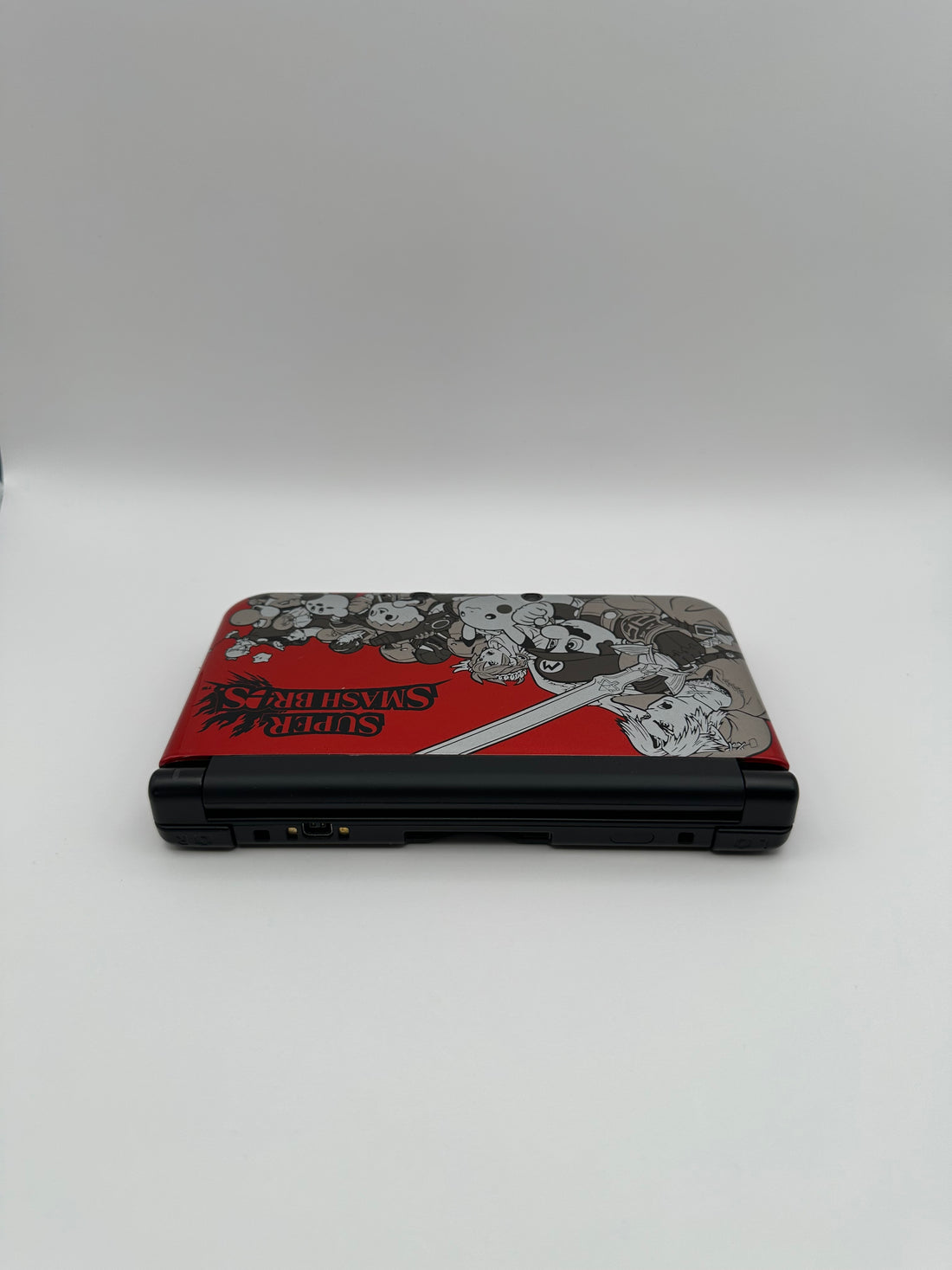 Nintendo 3DS XL in Rot im Super Smash Bros. Design, Zustand S – Produktfoto 6