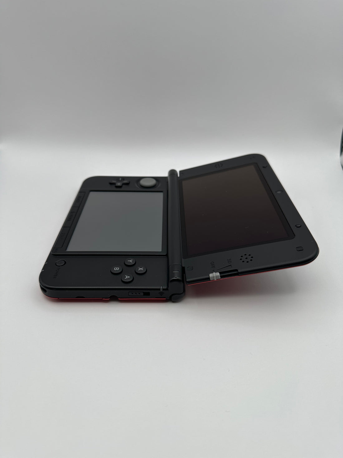 Nintendo 3DS XL in Rot im Super Smash Bros. Design, Zustand S – Produktfoto 14