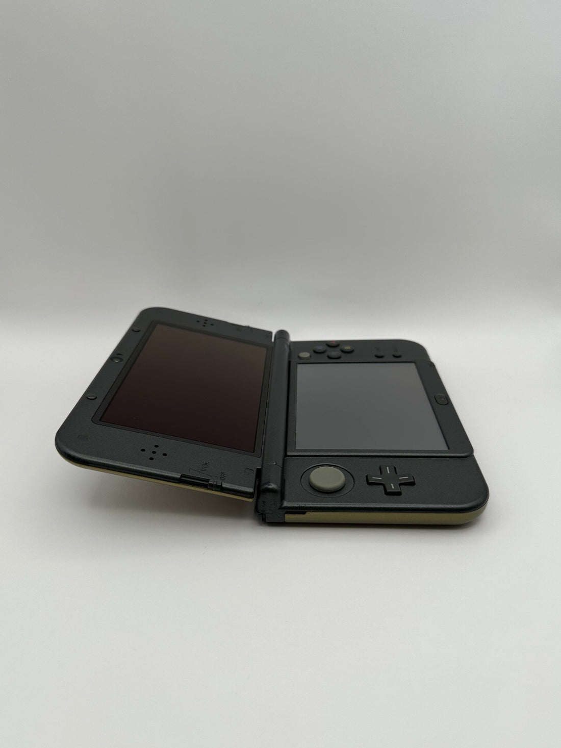 New Nintendo 3DS XL im Majora's Mask Design in Gold mit IPS-Display, Zustand S – Produktfoto 10
