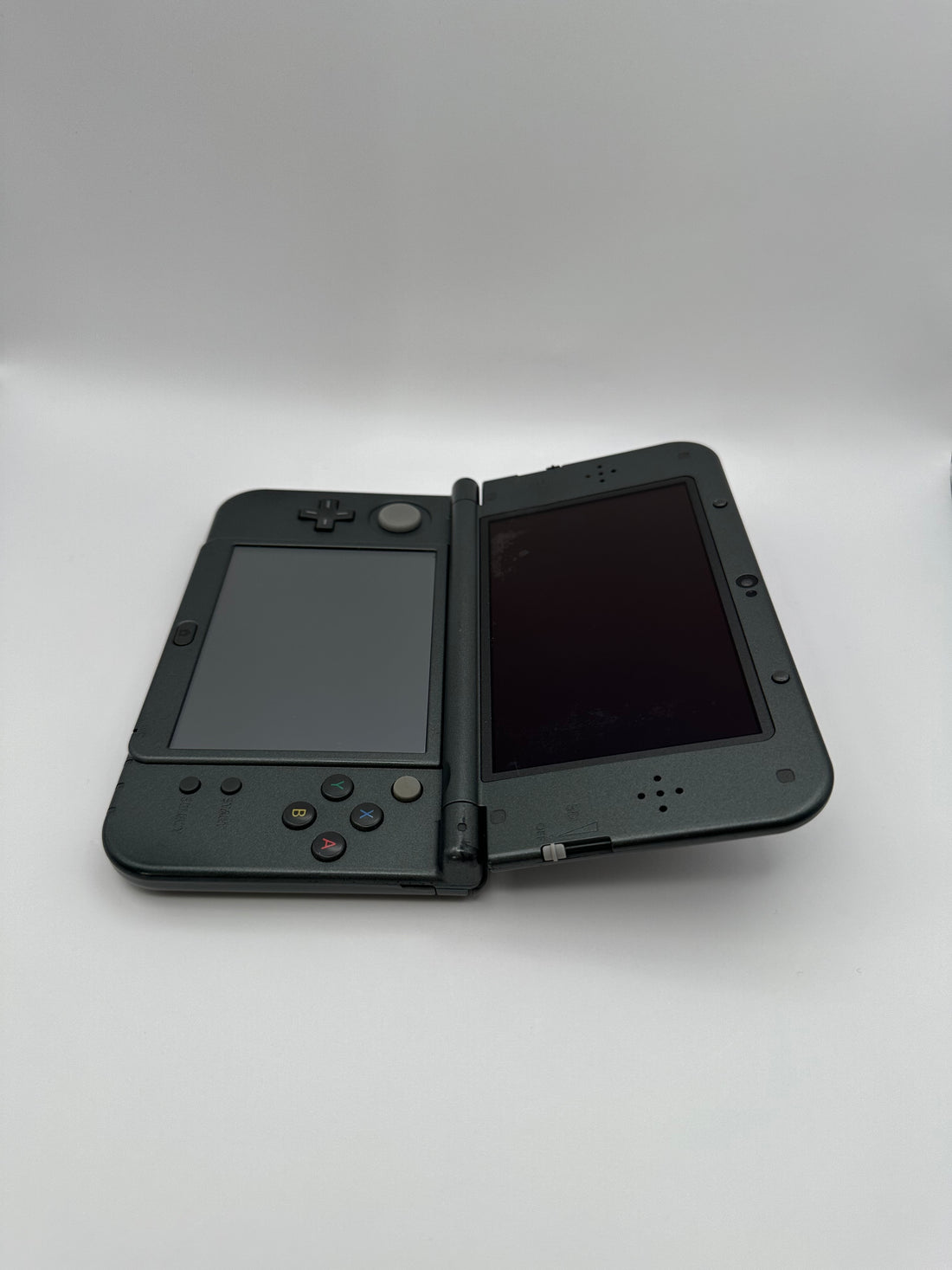 New Nintendo 3DS XL in Dunkelgrau mit IPS-Display, Zustand A+ – Produktfoto 7