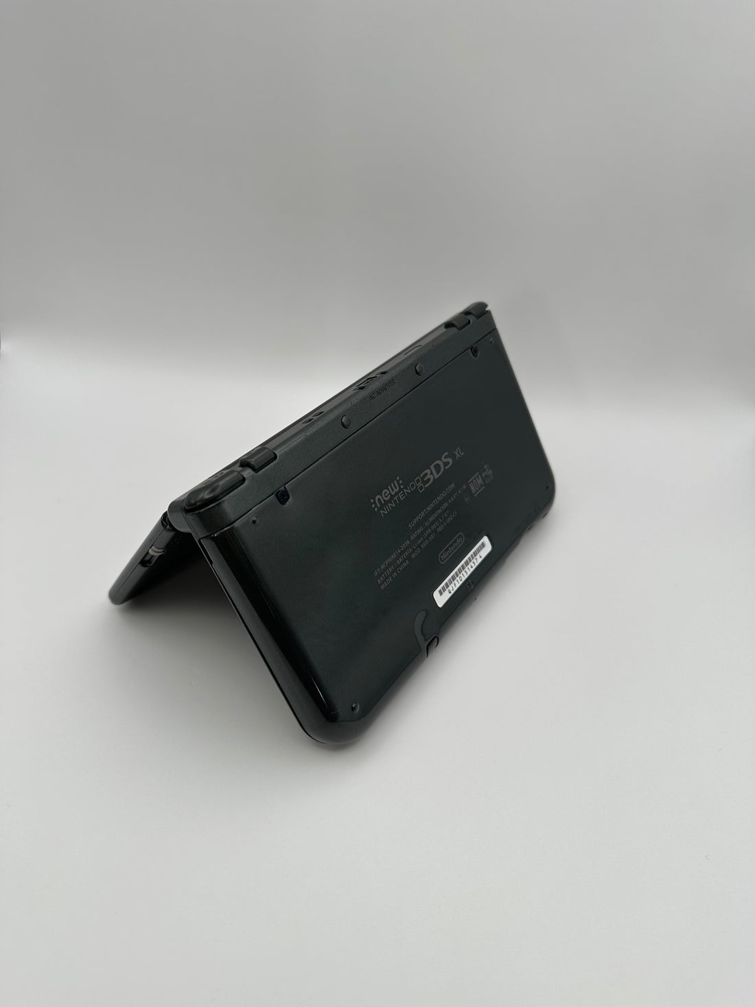 New Nintendo 3DS XL in Dunkelgrau mit IPS-Display, Zustand A+ – Produktfoto 11