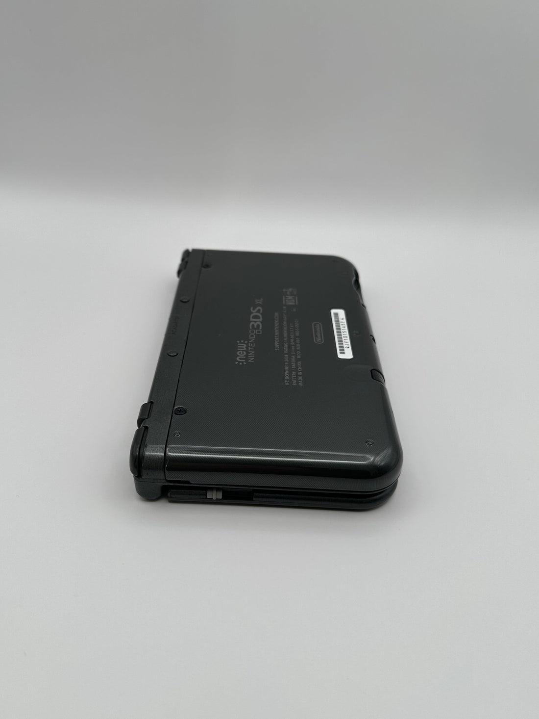 New Nintendo 3DS XL in Dunkelgrau mit IPS-Display, Zustand A+ – Produktfoto 9