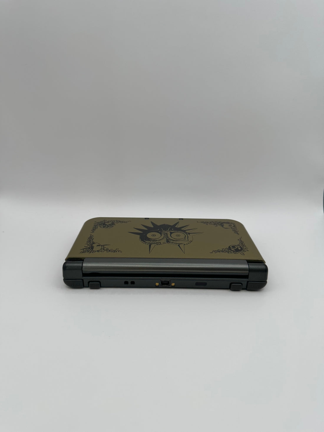 New Nintendo 3DS XL im Majora's Mask Design in Gold mit IPS-Display, Zustand S – Produktfoto 6
