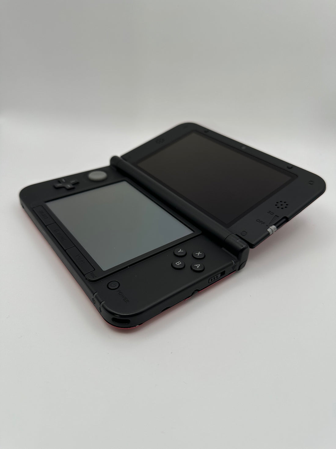 Nintendo 3DS XL in Rot im Yveltal Design, Zustand S – Produktfoto 10