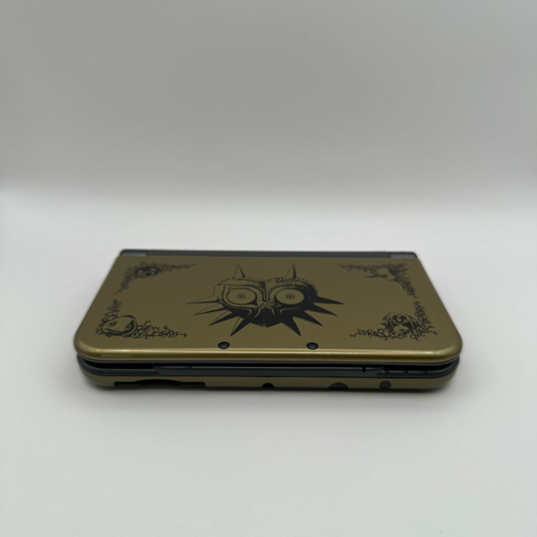 New Nintendo 3DS XL - Majora's Mask Design