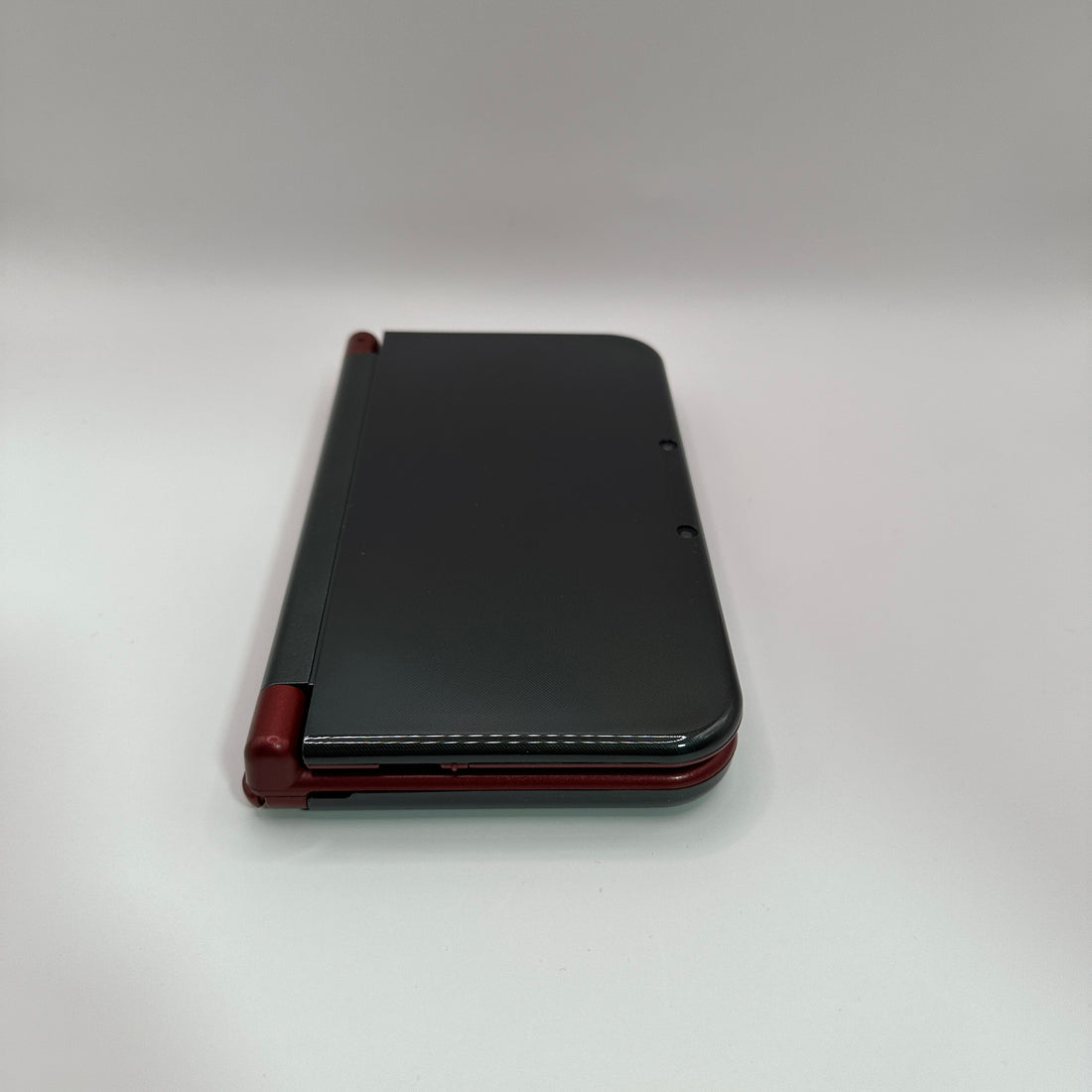New Nintendo 3DS XL in Rot/Grau, Dual-IPS, Zustand S+ – Produktfoto 4