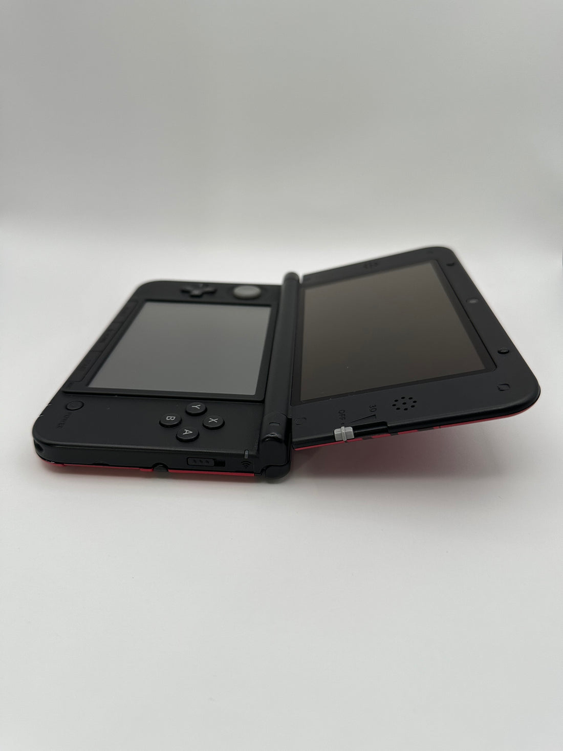 Nintendo 3DS XL in Rot im Yveltal Design, Zustand S – Produktfoto 11
