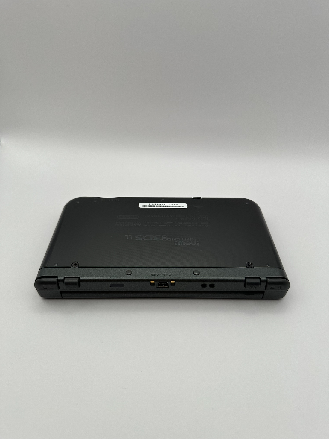 New Nintendo 3DS XL in Dunkelgrau mit IPS-Display, Zustand S – Produktfoto 7