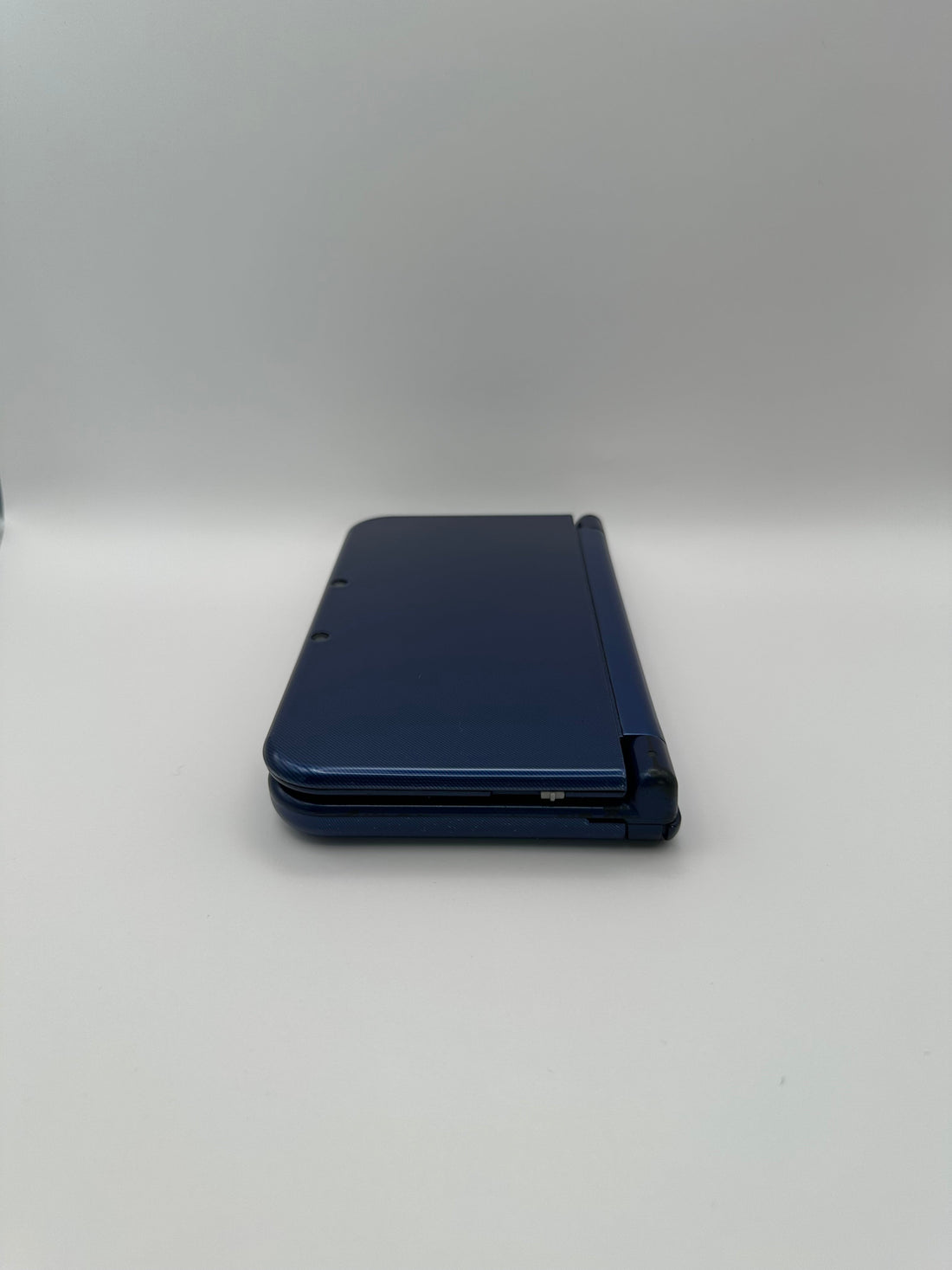 ReCollected New Nintendo 3DS XL in Blau, zusammengeklappte Handheld-Konsole in sehr gutem Zustand