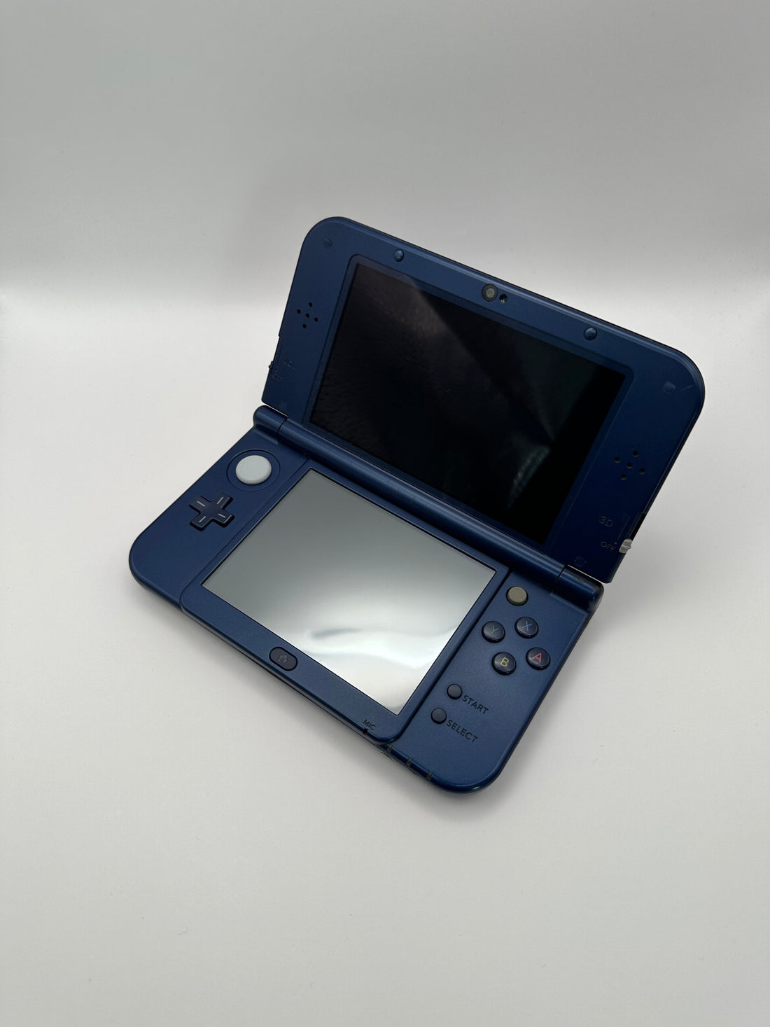 ReCollected New Nintendo 3DS XL in Blau, generalüberholte Handheld-Konsole mit zwei Displays und 3D-Funktion